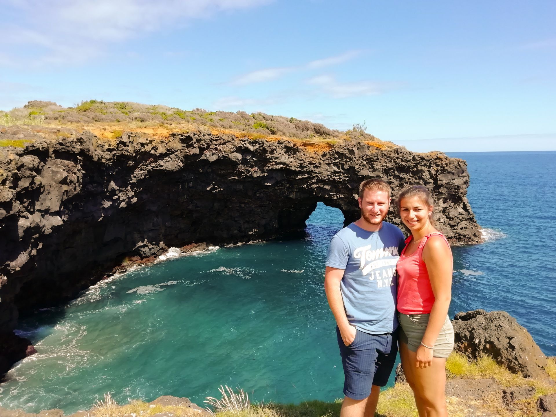 Visita ao Miradouro da Ponta Furada nas nossas Excursões, Tours e Visitas Guiadas de dia inteiro na ilha do Faial Açores.