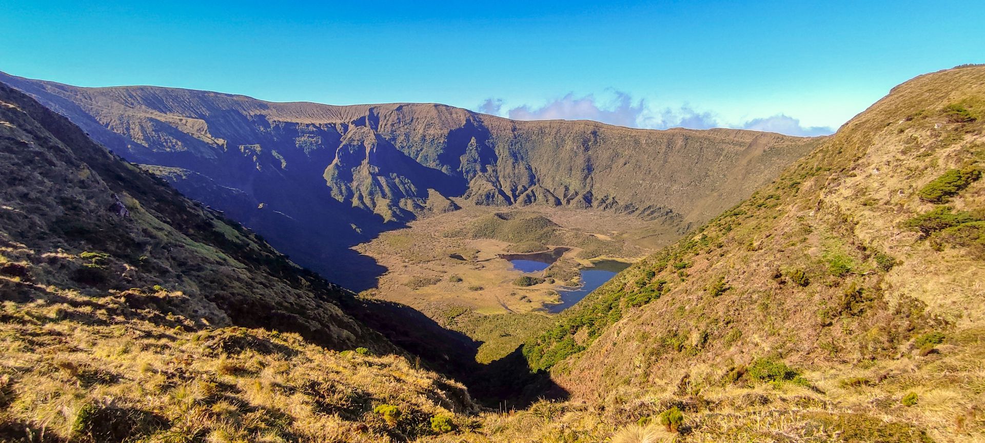 Visita à Caldeira do Faial nas nossas Excursões, Tours e Visitas Guiadas de meio dia na ilha do Faial Açores.