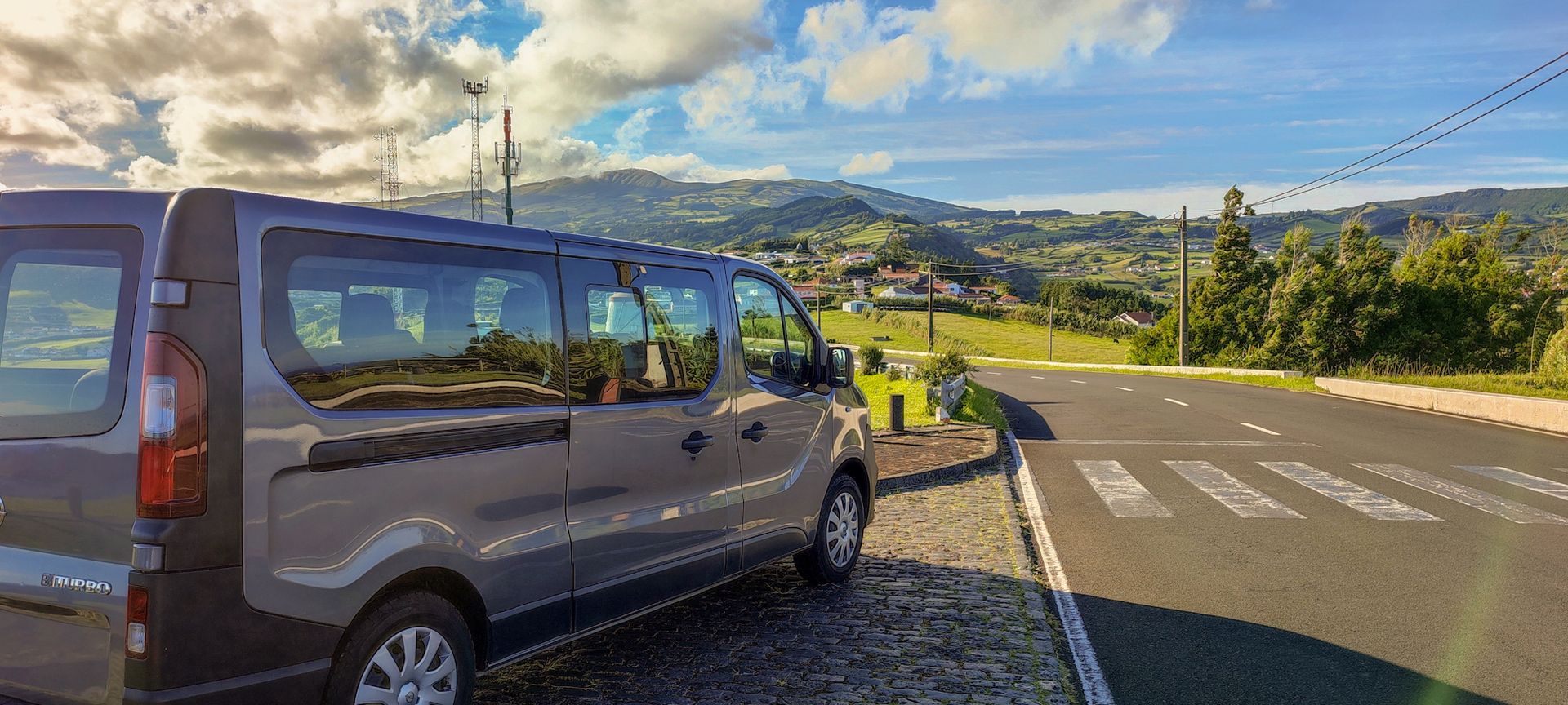 Excursões, Tours e Visitas Guiadas de dia inteiro na ilha do Faial Açores.