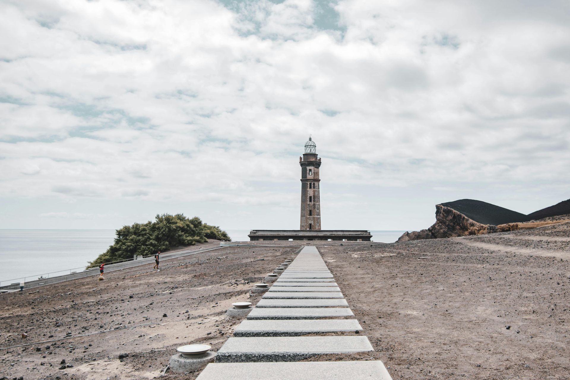Visita à Caldeira do Faial nas nossas Excursões, Tours e Visitas Guiadas de dia inteiro na ilha do Faial Açores.