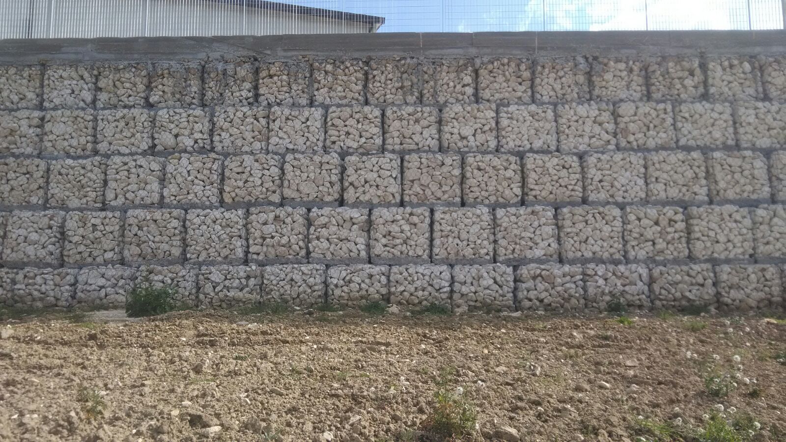 muro di sotegno con gabbioni di geostabilizzazione