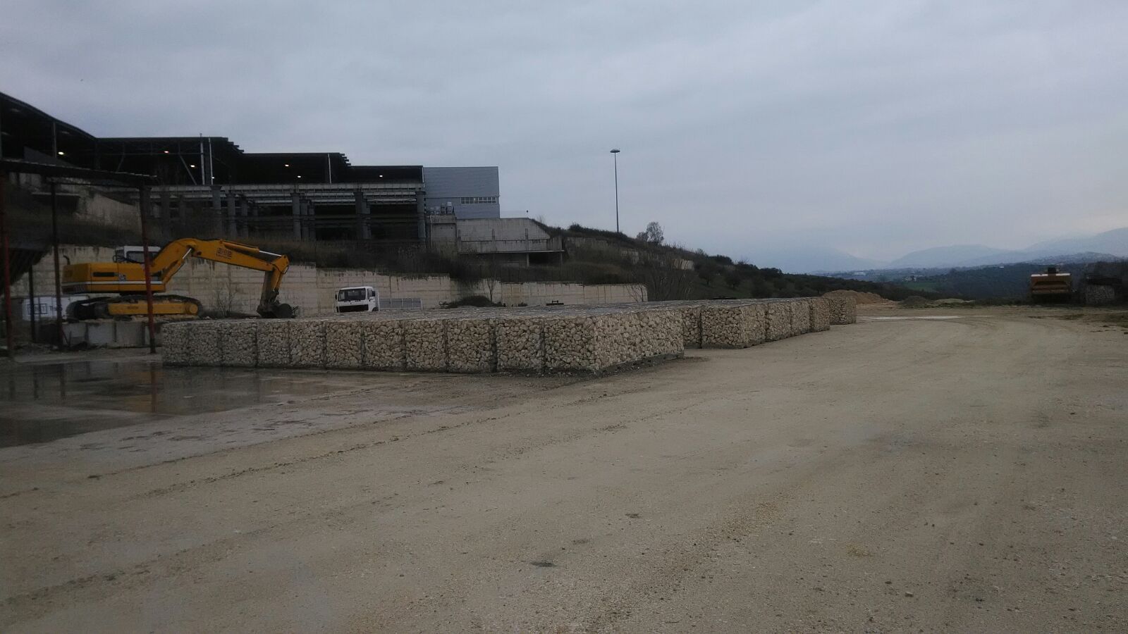 manifattura di gabbioni metallici per l'edilizia