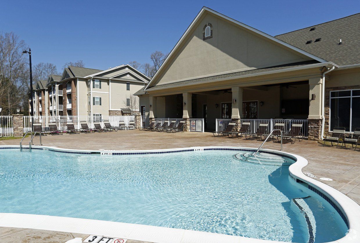 Apartment for Rent with Pool