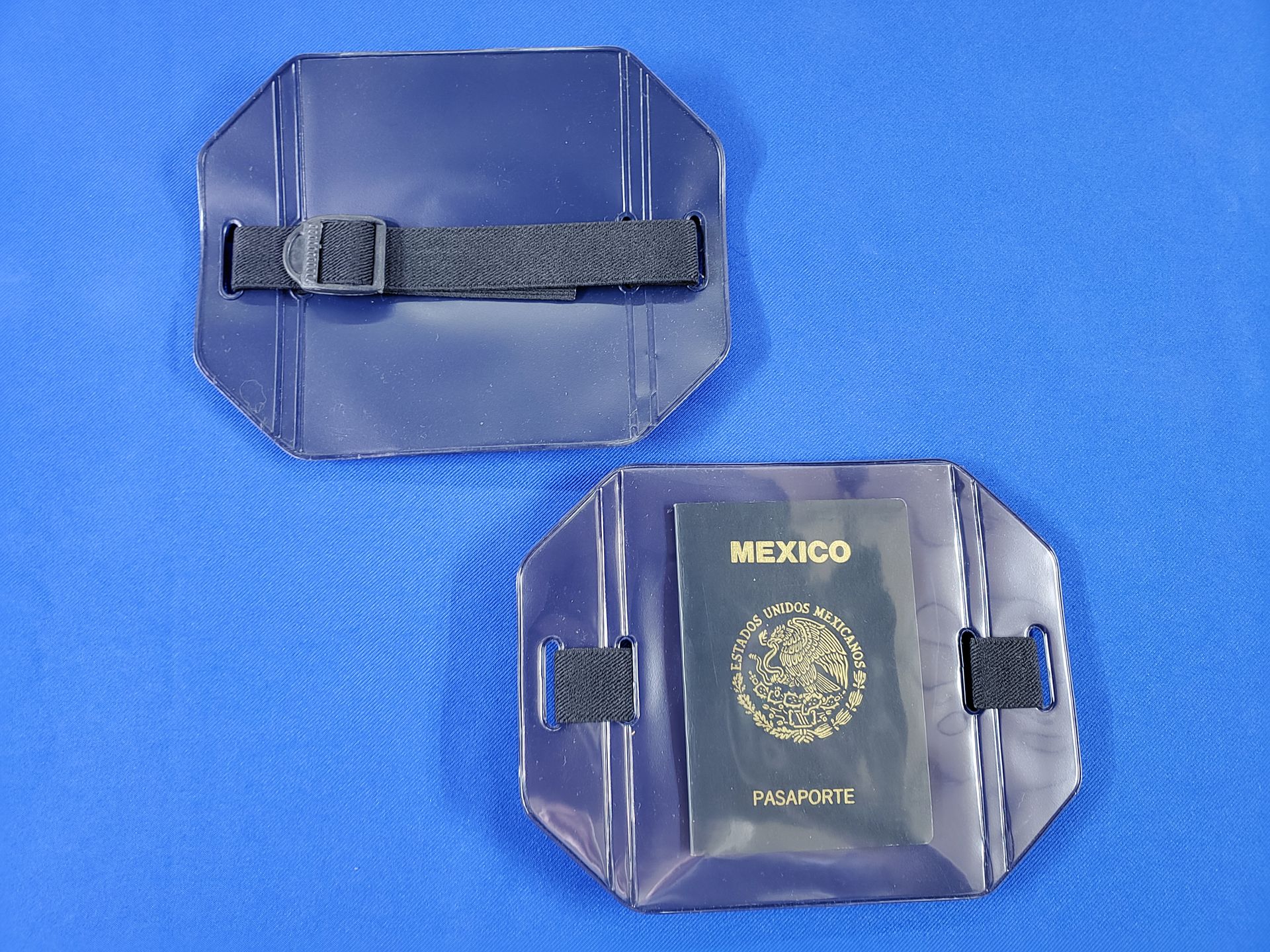 Gafete de brazo para pasaporte