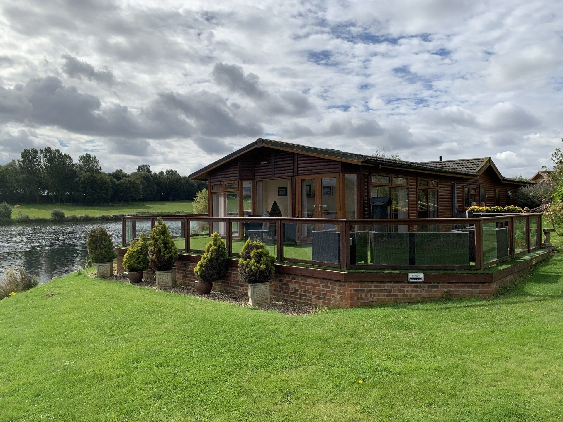 Luxurious lakeside lodges for sale Heron Lakes
