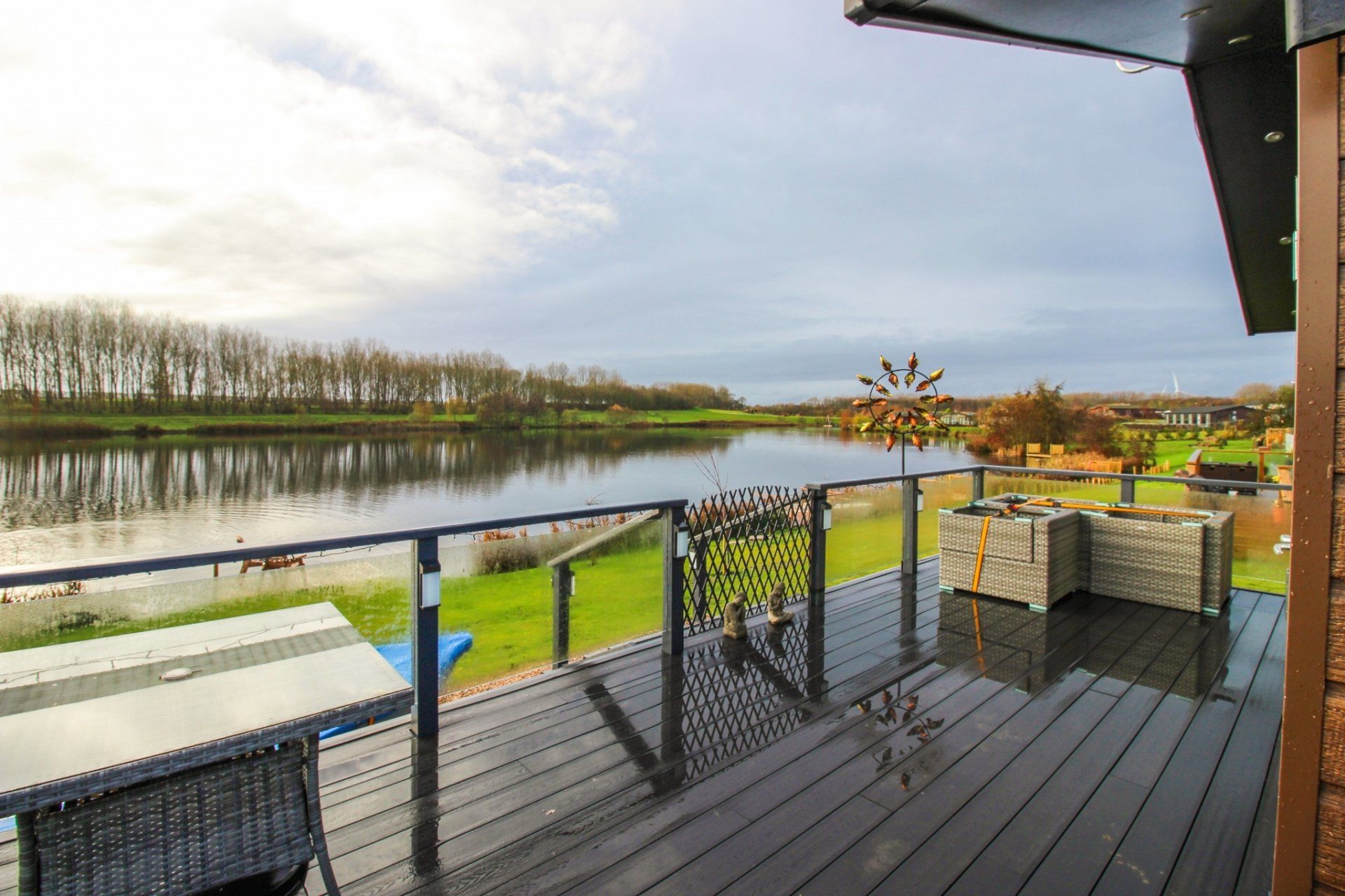 Luxurious lakeside lodges for sale Heron Lakes