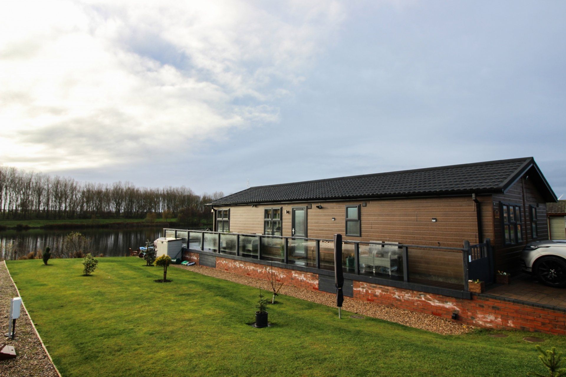 Luxurious lakeside lodges for sale Heron Lakes