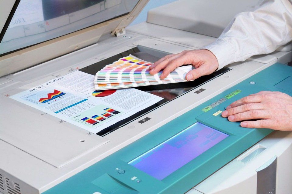 stampante a colori per supporti cartacei