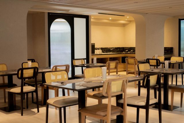 20 22 bar and restaurant sukhumvit 