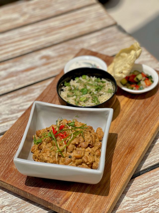 Cana Masala หนึ่งในตัวเลือกอาหารเจที่ Cross Bali Breakers ครับ 