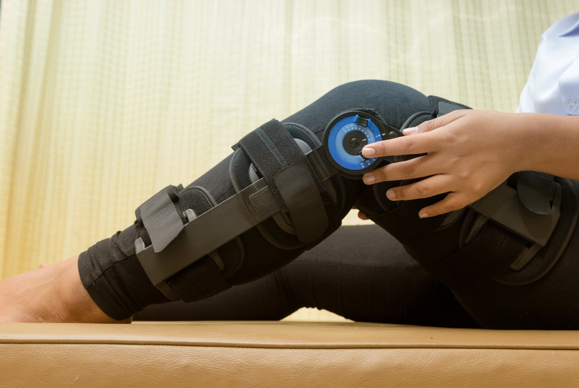 ACL injury: Symptoms, treatment, and recovery