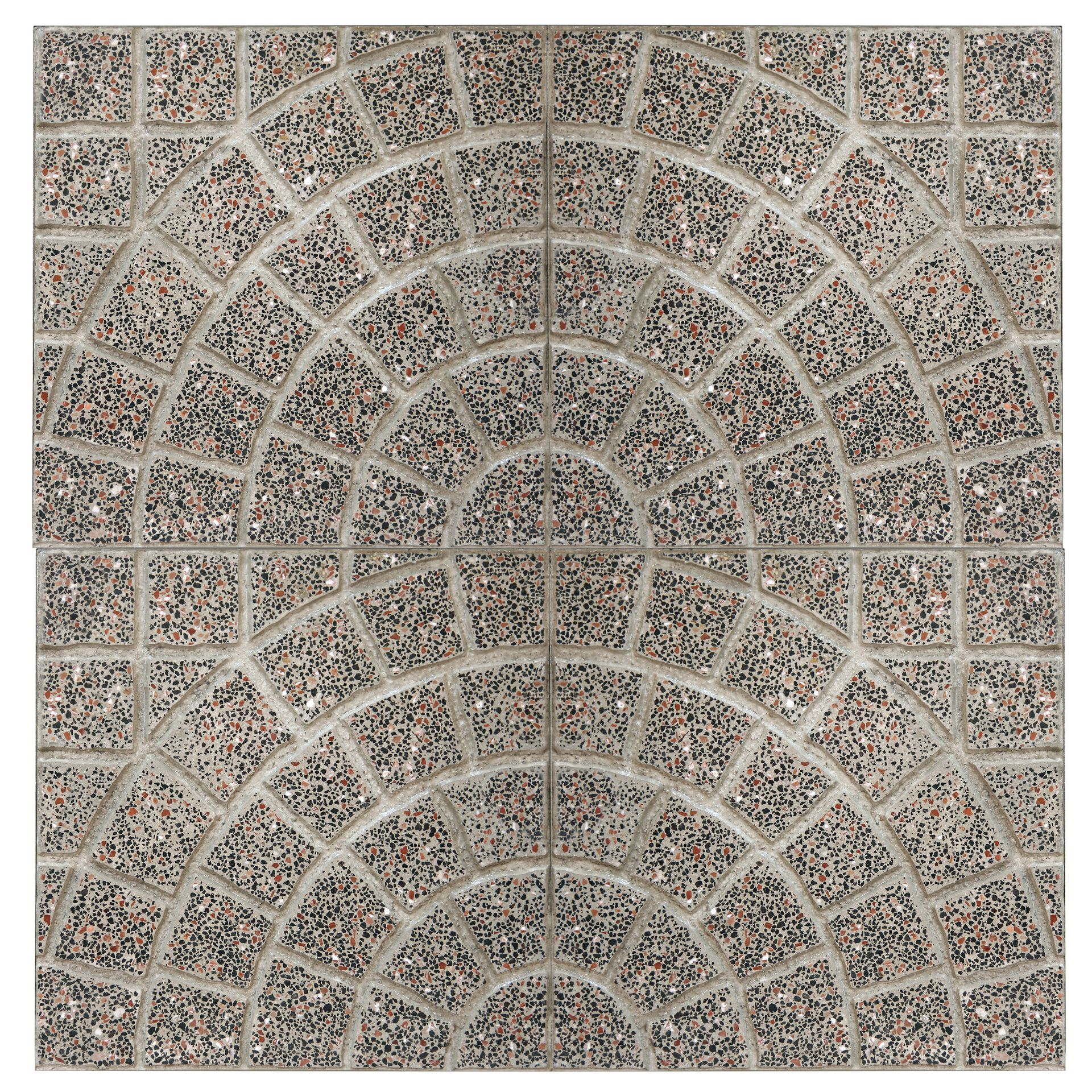 Primo piano di una superficie pavimentata con un motivo di piccole pietre punteggiate disposte a ventaglio, creando forme semicircolari.