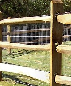 Cedar Fence - wood fence in Dr, Aurora, CO