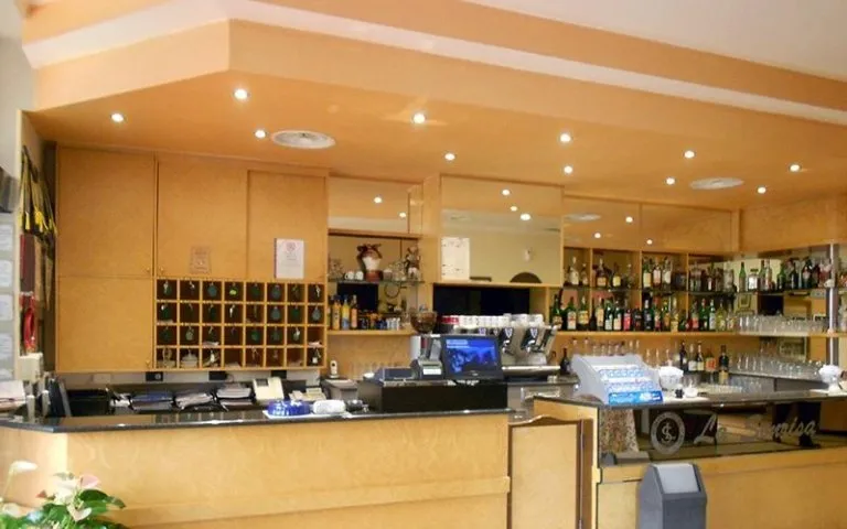 hotel con bar e ristorante