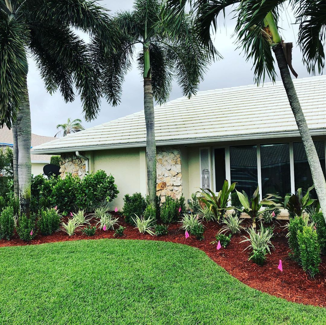 Beautiful Landscaping — Jupiter, FL — Pura Vida Landscape