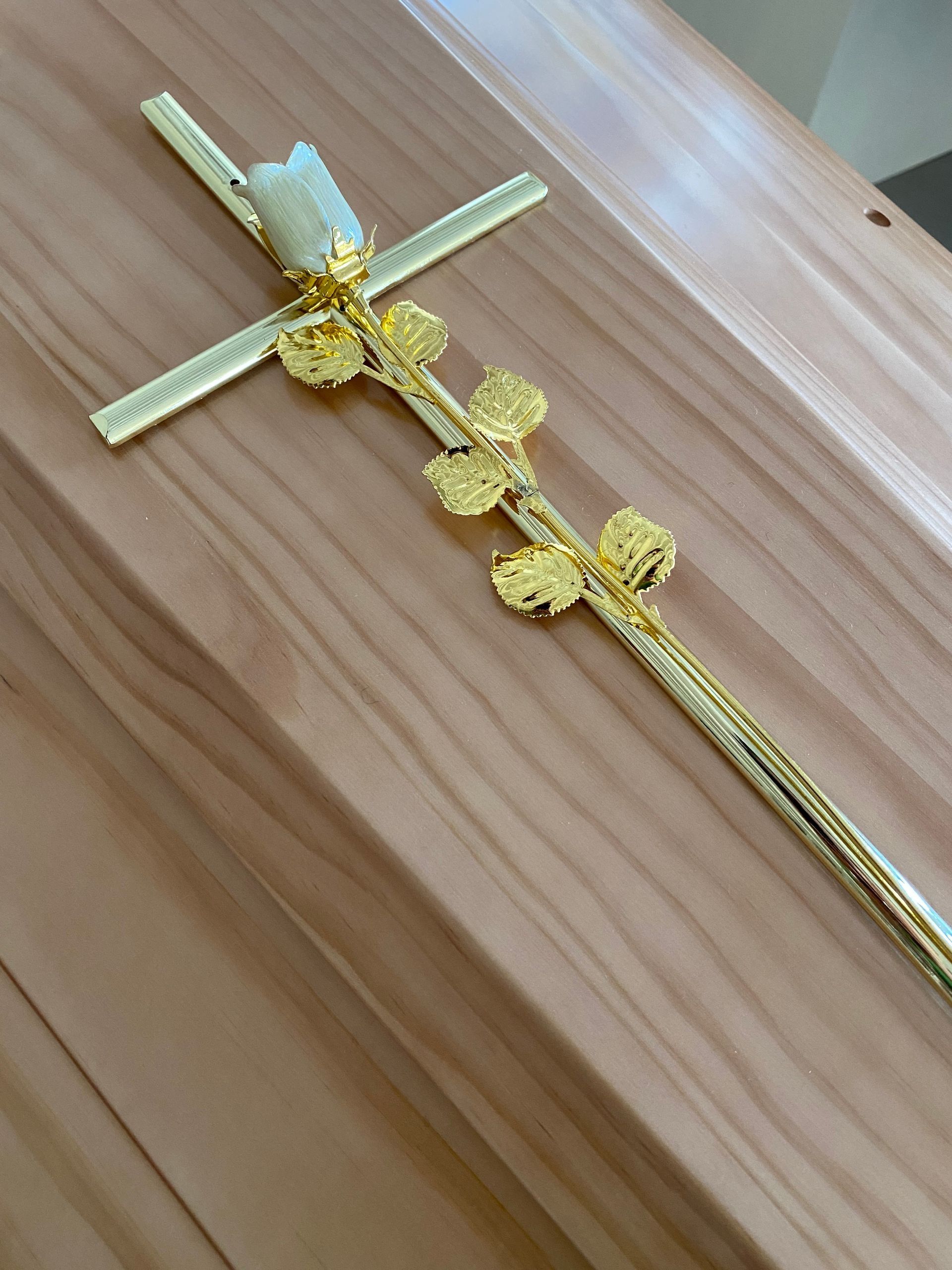 Croce con fiore proposta 1