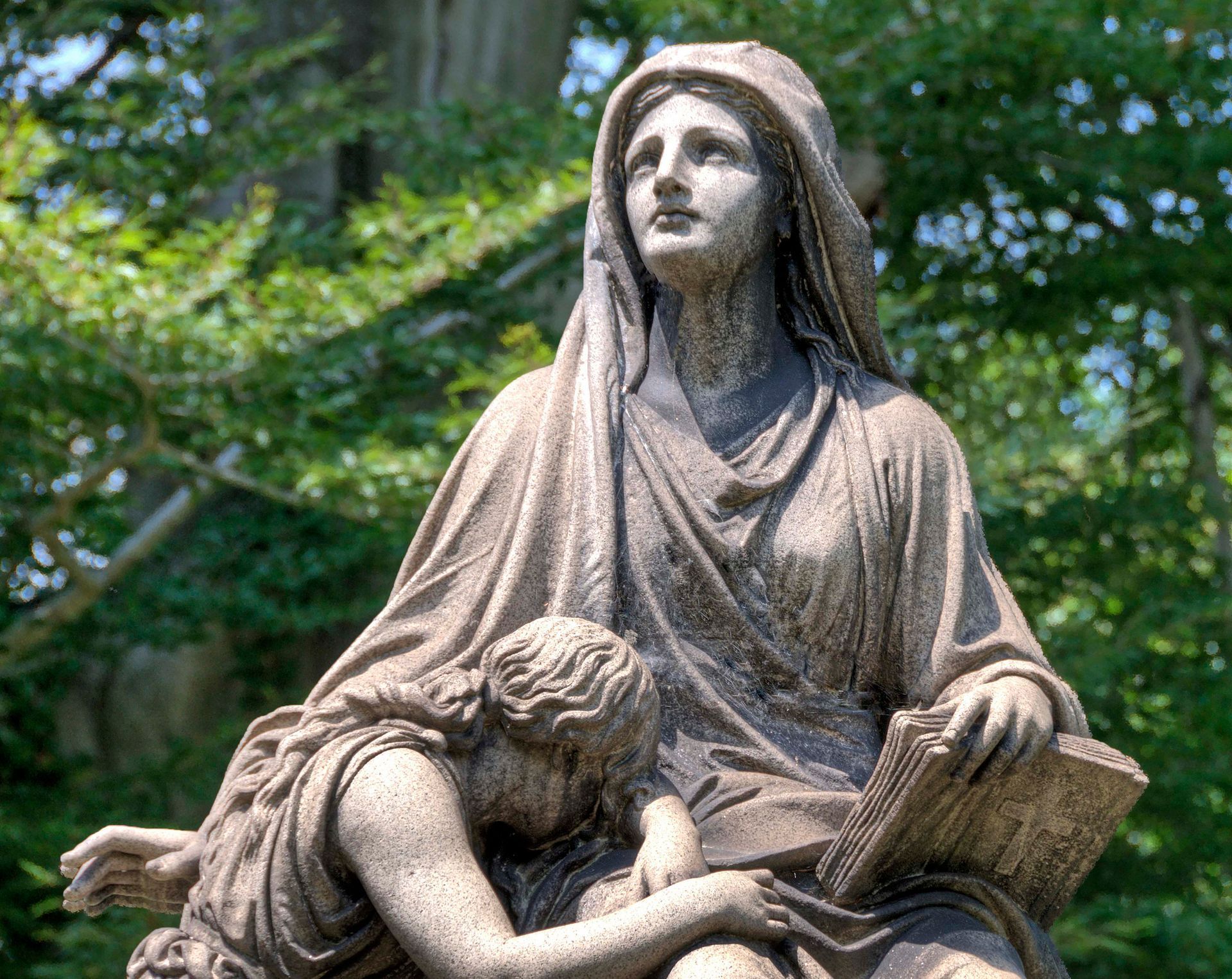 statua figura dolente foto 1