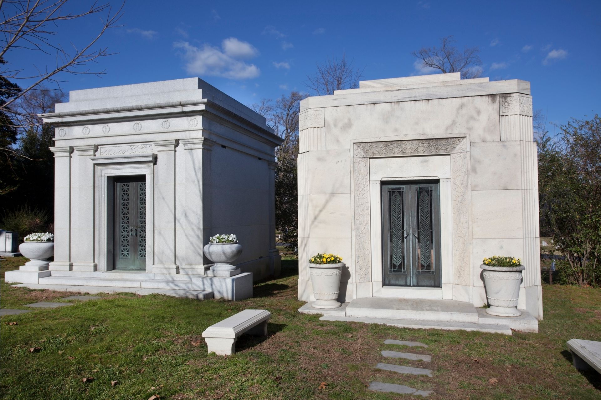 Monumenti funebri proposta 4