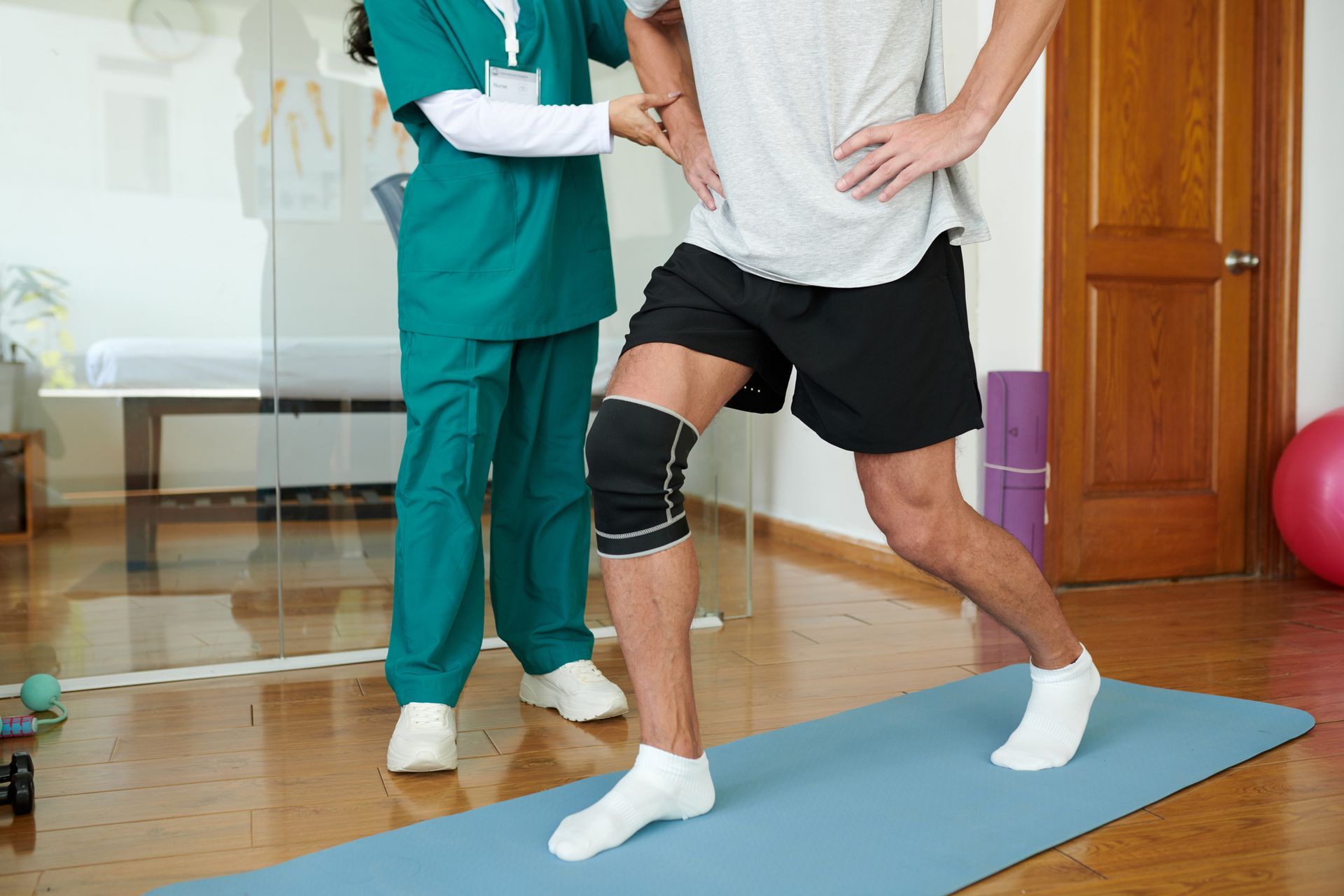 A man with an injured leg is doing lunges. A man with an injured leg is doing lunges.