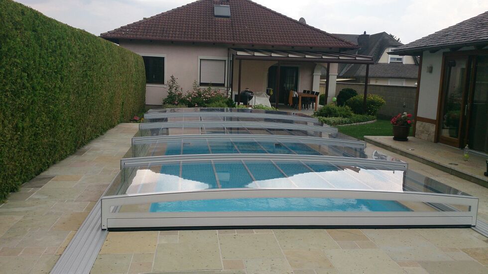 Pool mit Überdachung