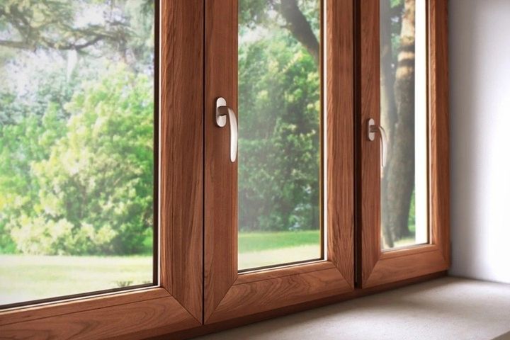 finestra in PVC-legno