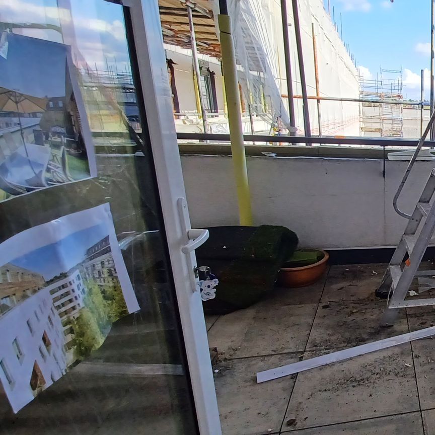 Leasehold buildings being refitted leasehold documentary Barry Gardiner 