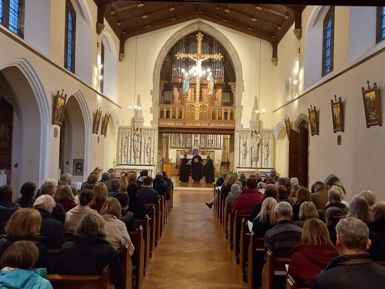 Prayerful organ music during Mass in March 2025