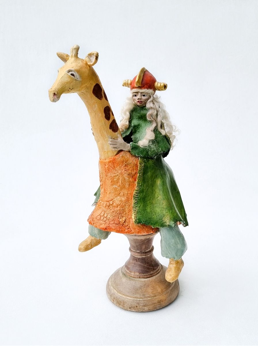 Gravin Giraf - keramiek van Joke Roberti
