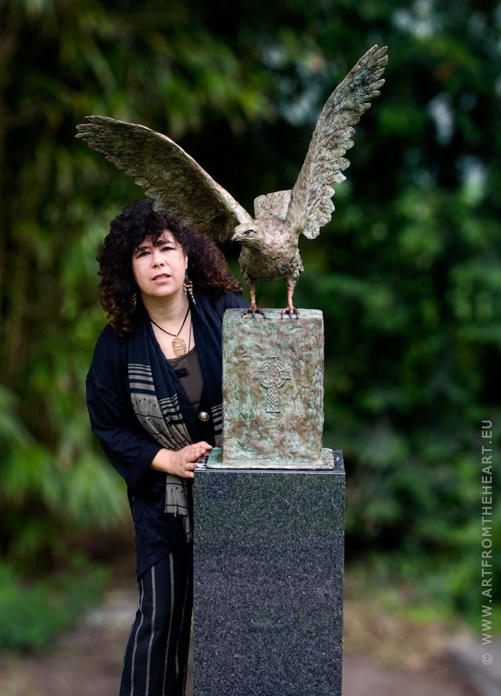 Rosita en de buizerd met urn