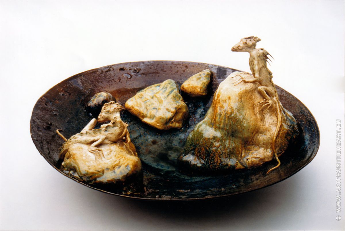 Waterdragedissen, waterschaal, keramiek