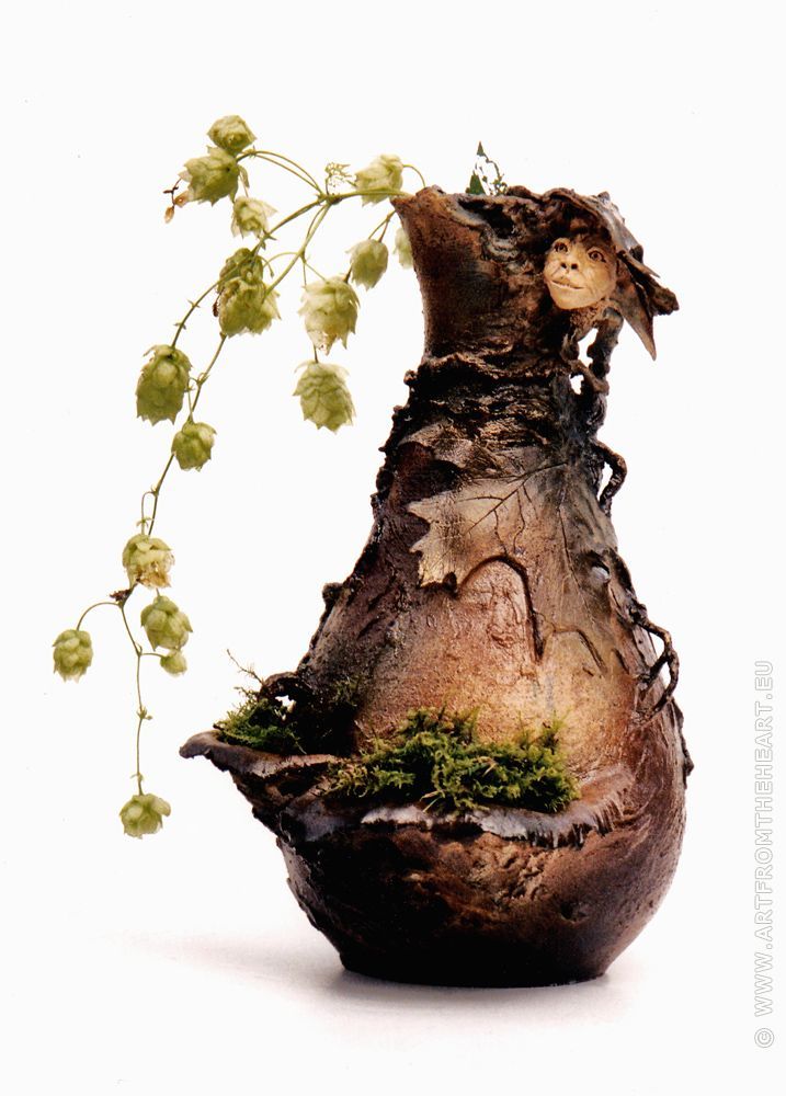 Elfenvaas  met hop, Keramiek