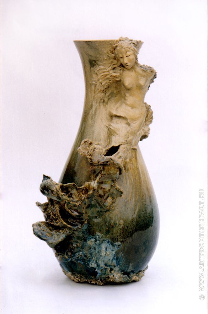 Overgave, Elfenvaas, Keramiek