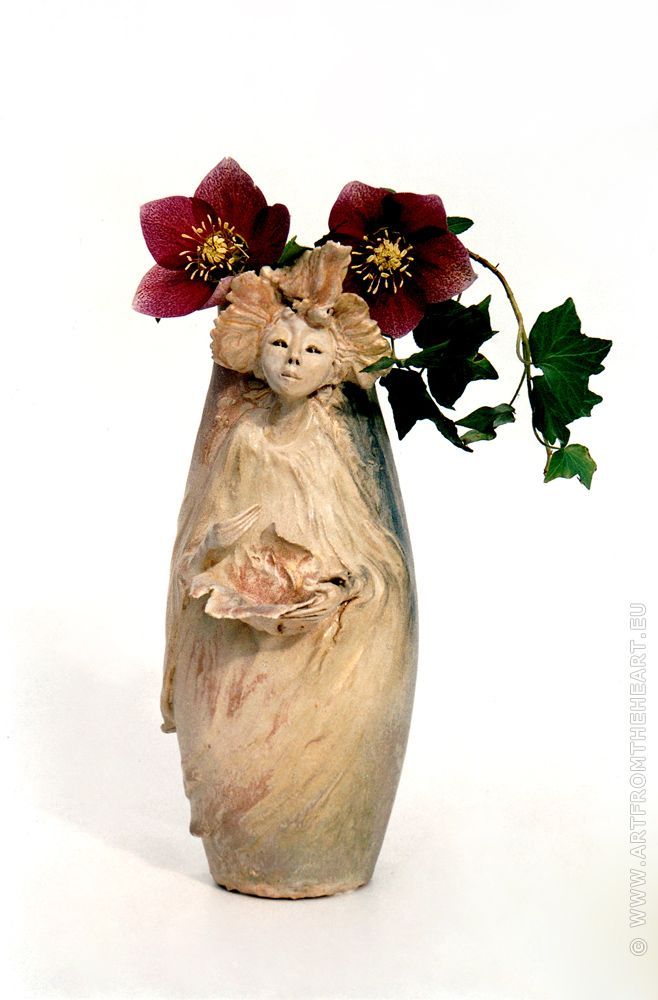 Elfenvaas met kerstroos, Keramiek