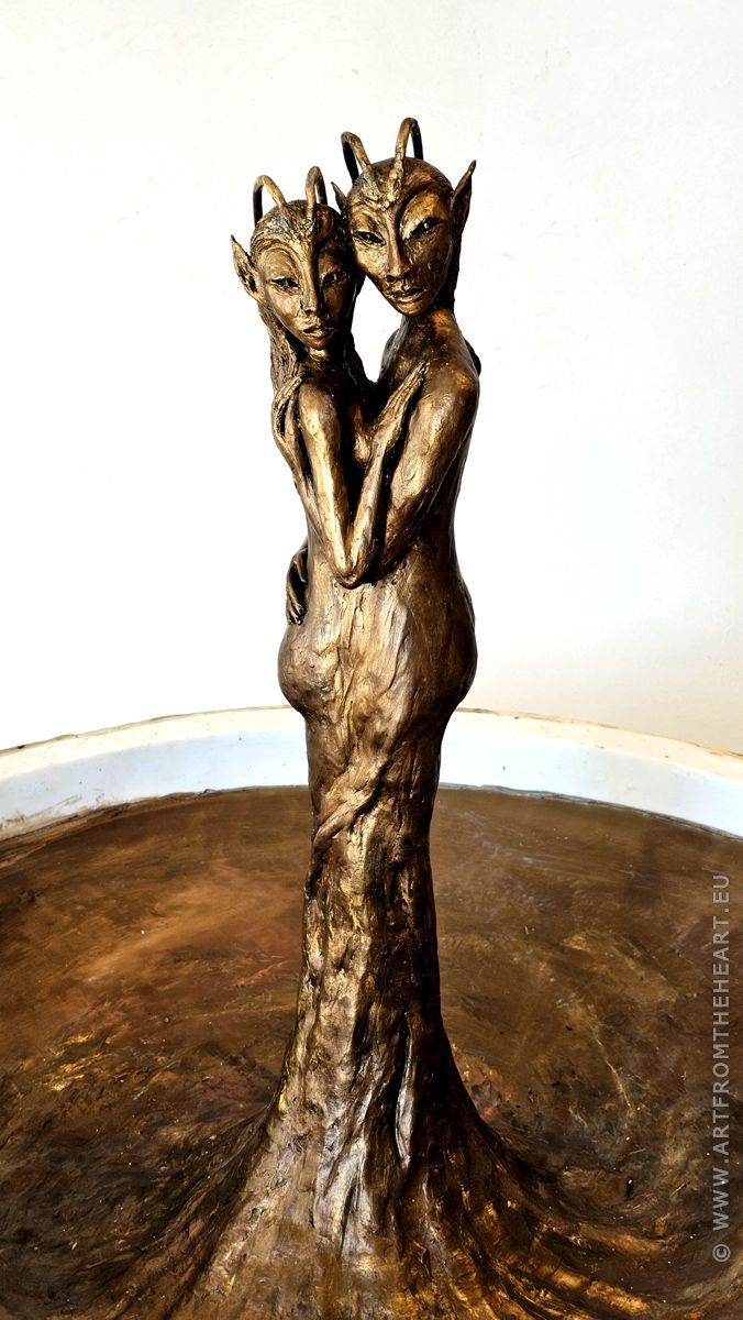 Bronsontwerp 'Geliefden', vooraanzicht bovenzijde