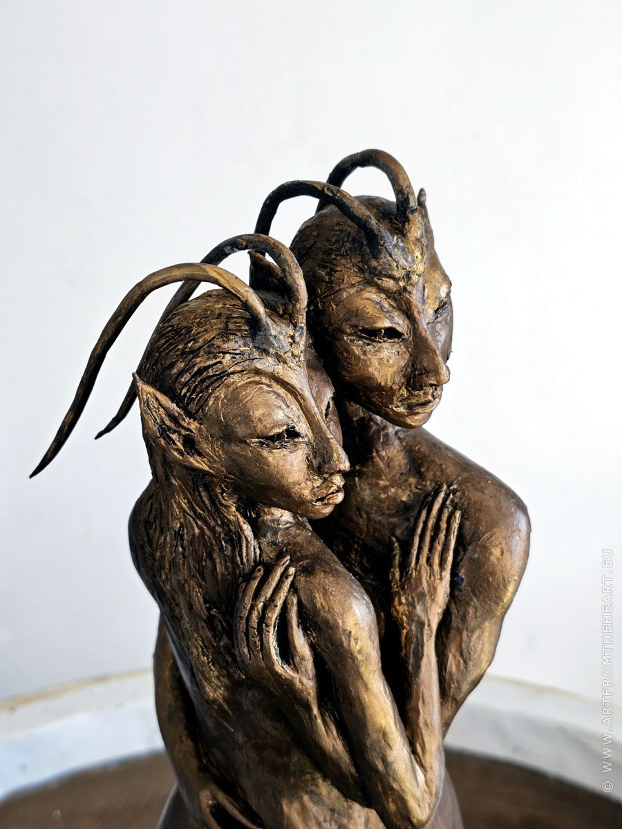 Bronsontwerp 'Geliefden', vooraanzicht bovenzijde