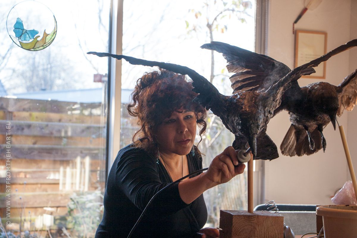 Rosita werkt aan de Noorse raven in was, foto 3