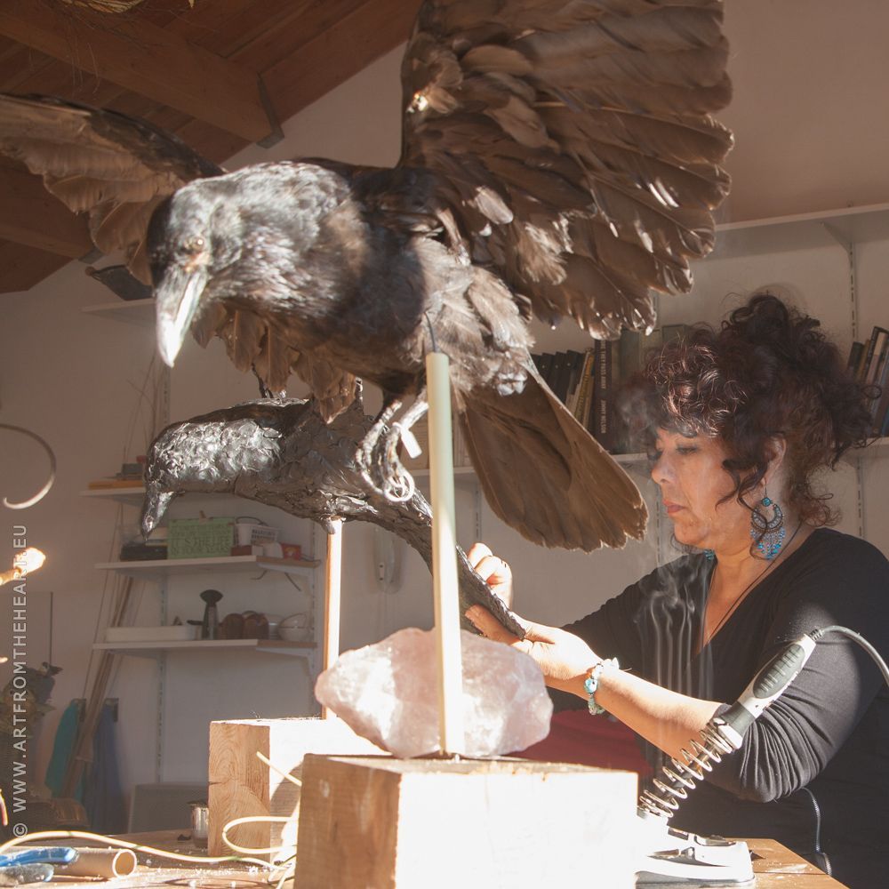 Rosita werkt aan de Noorse raven in was, foto 2