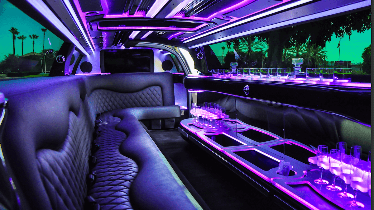 top rated chrysler 300 limo rental
