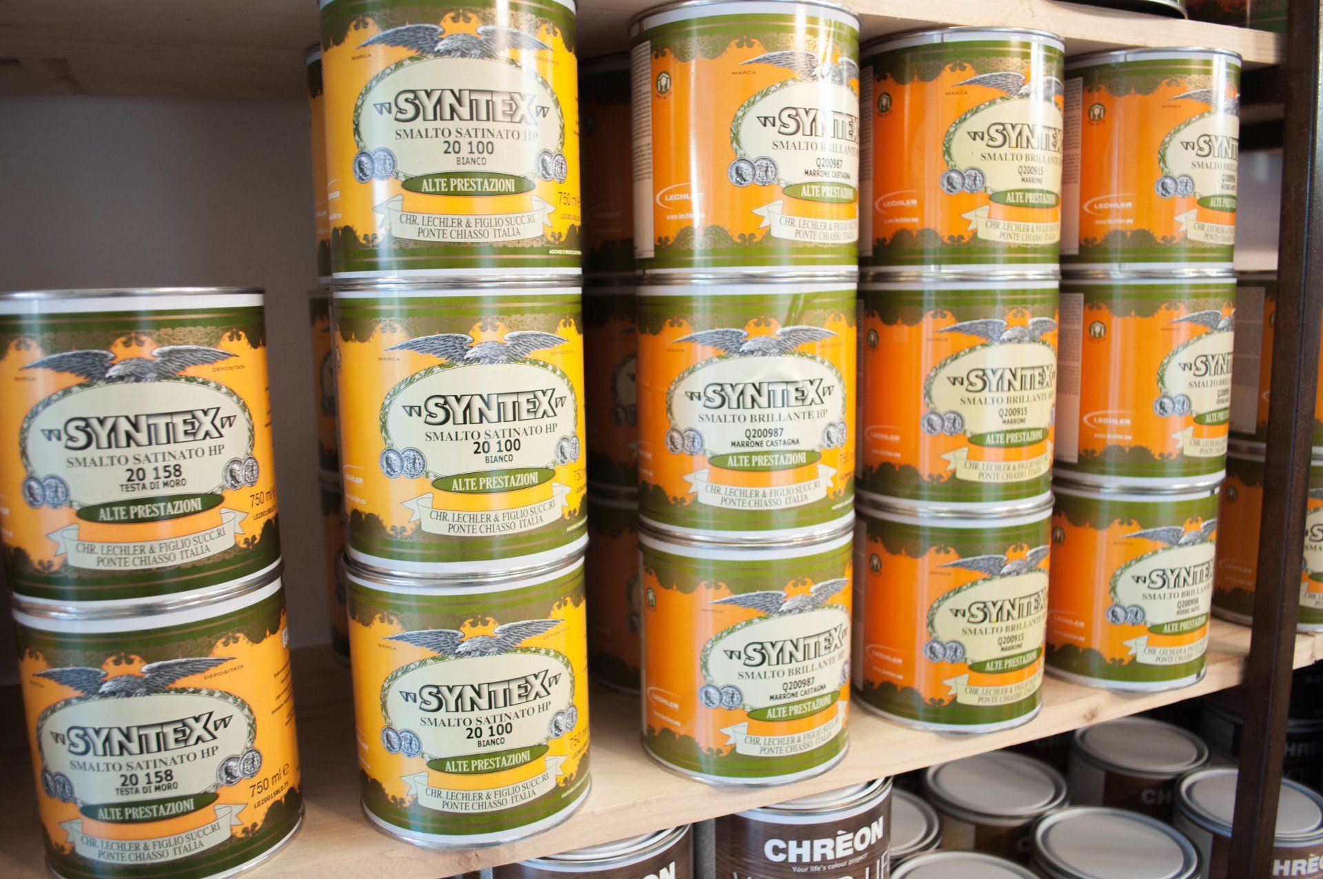 barattoli di pittura