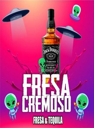 Una botella de jack daniels está rodeada de extraterrestres y platillos voladores.