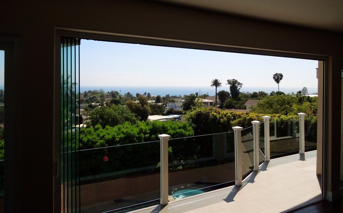 Frameless Folding doors 