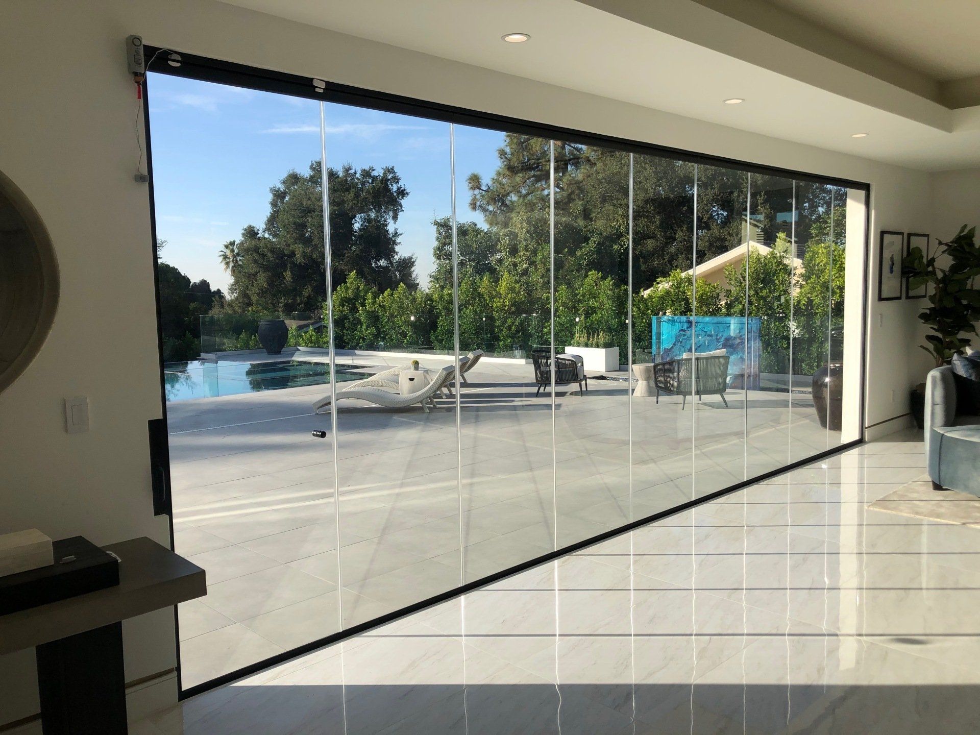 Folding  Glass Wall Los Angeles
