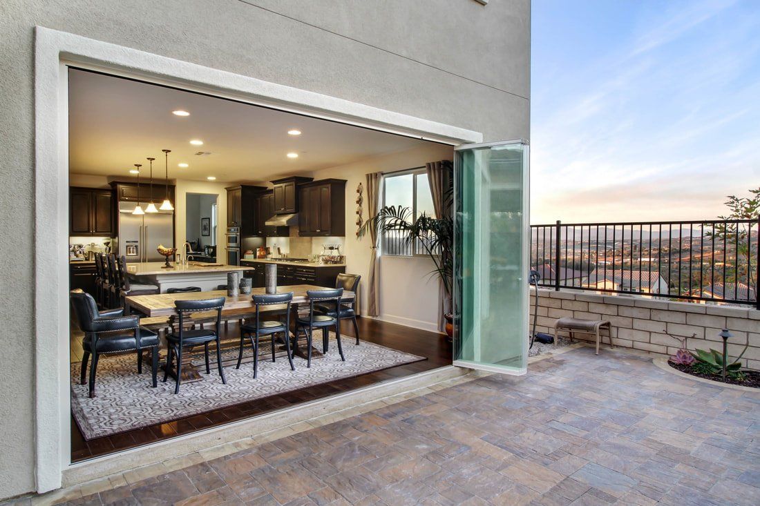 Frameless Folding Doors  Vista