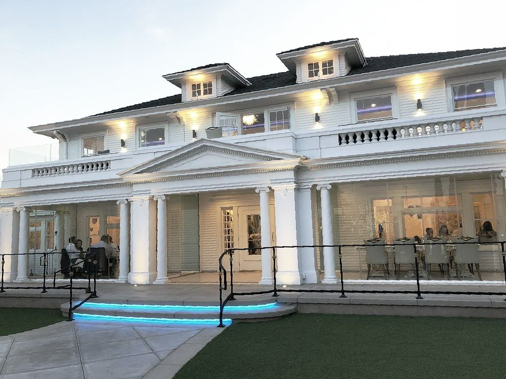 Folding Doors Restaurant