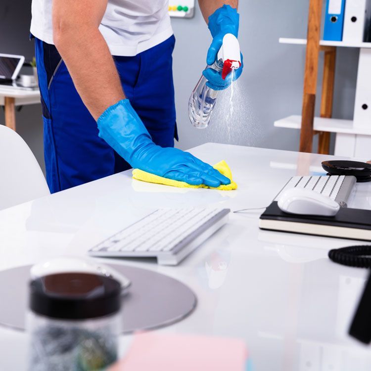 LIMPIEZA A OFICINAS