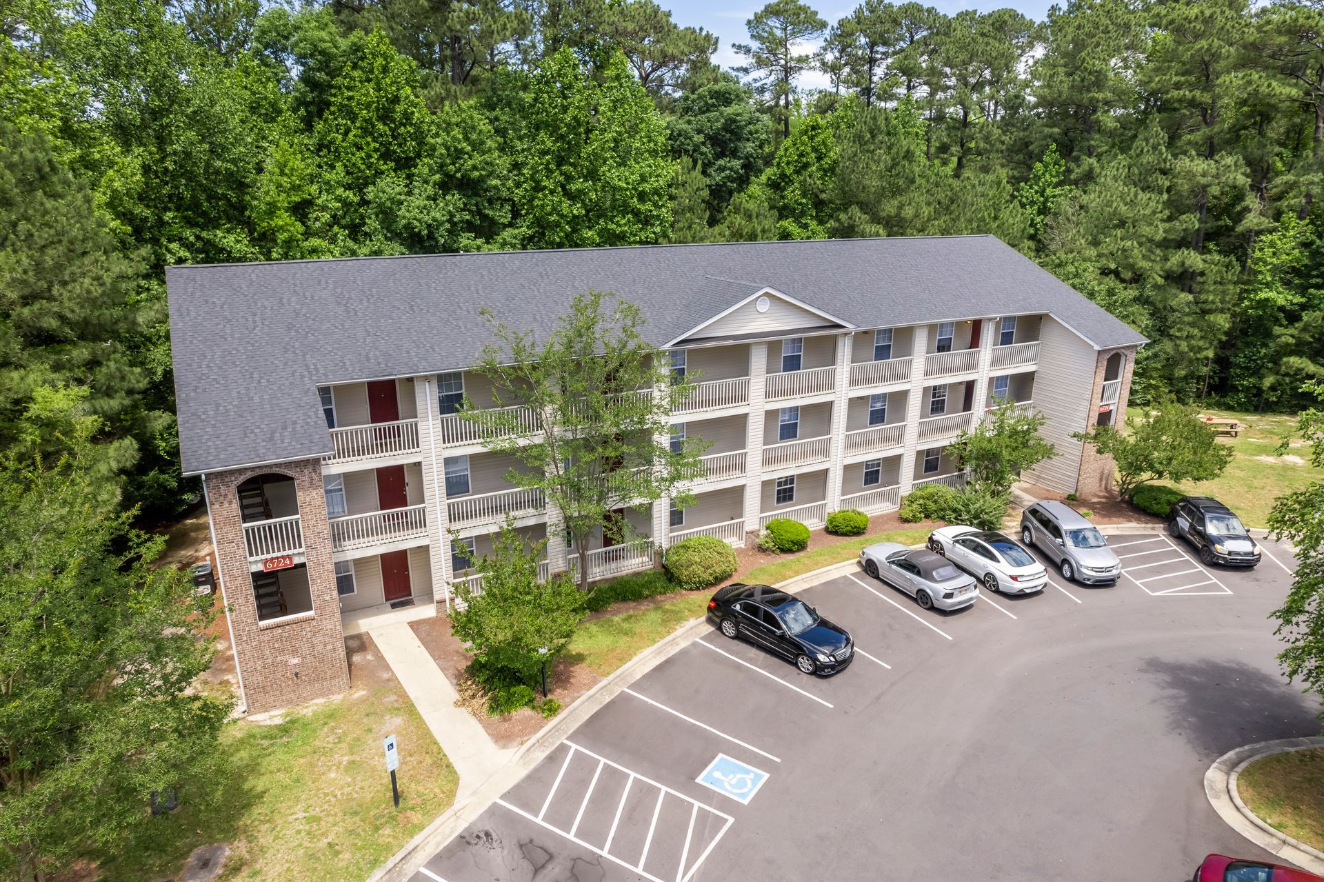 Home Meadowbrook Apartments Fayetteville, NC
