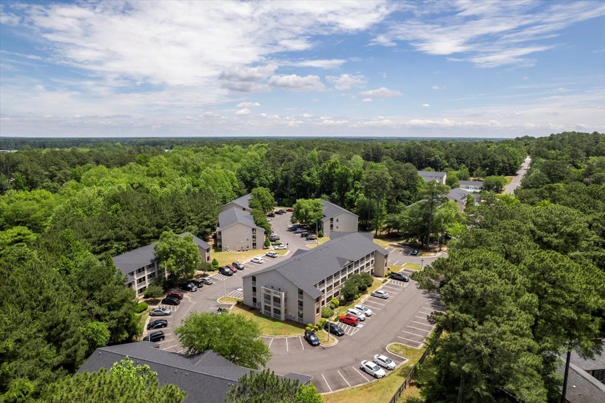 Home Meadowbrook Apartments Fayetteville, NC