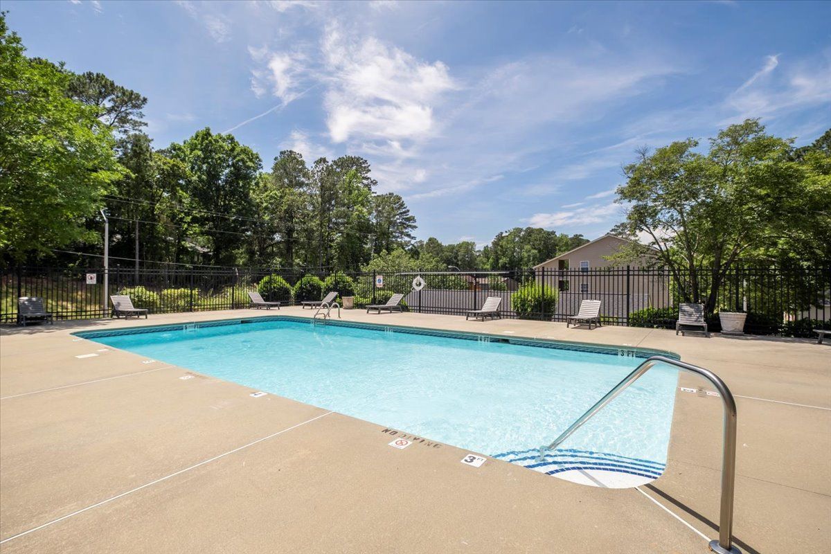 Home Meadowbrook Apartments Fayetteville, NC