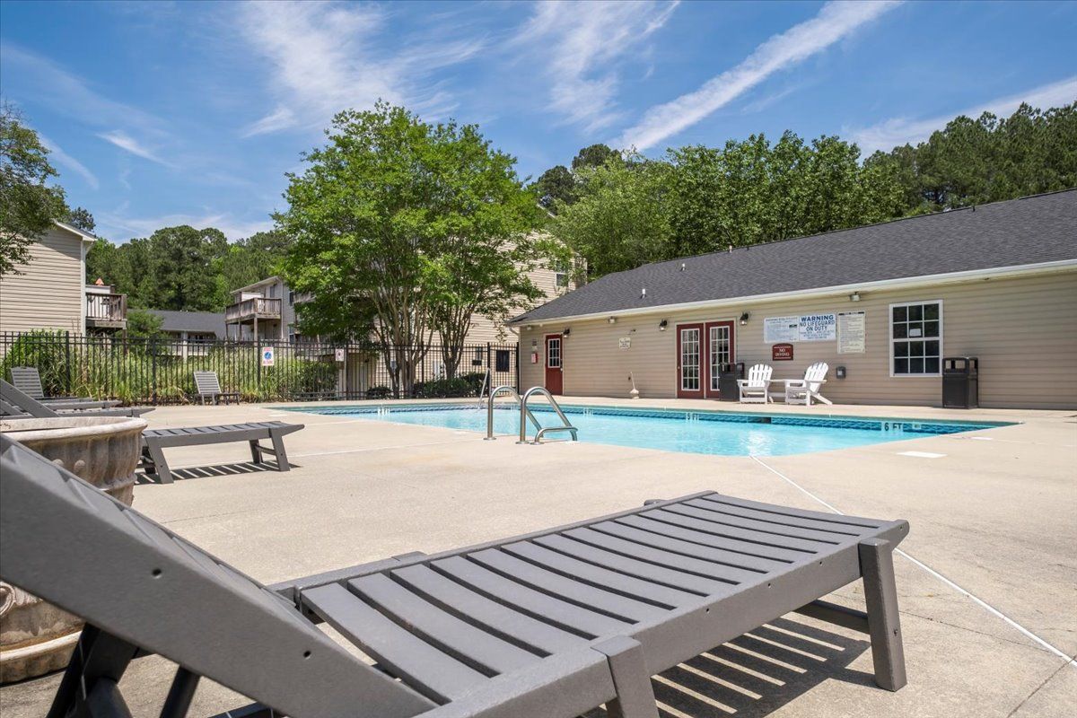 Home Meadowbrook Apartments Fayetteville, NC