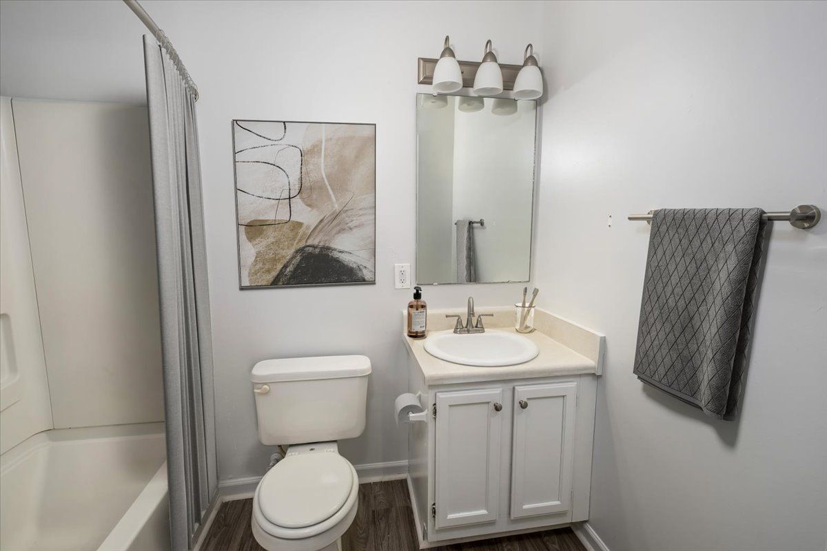 Home Meadowbrook Apartments Fayetteville, NC